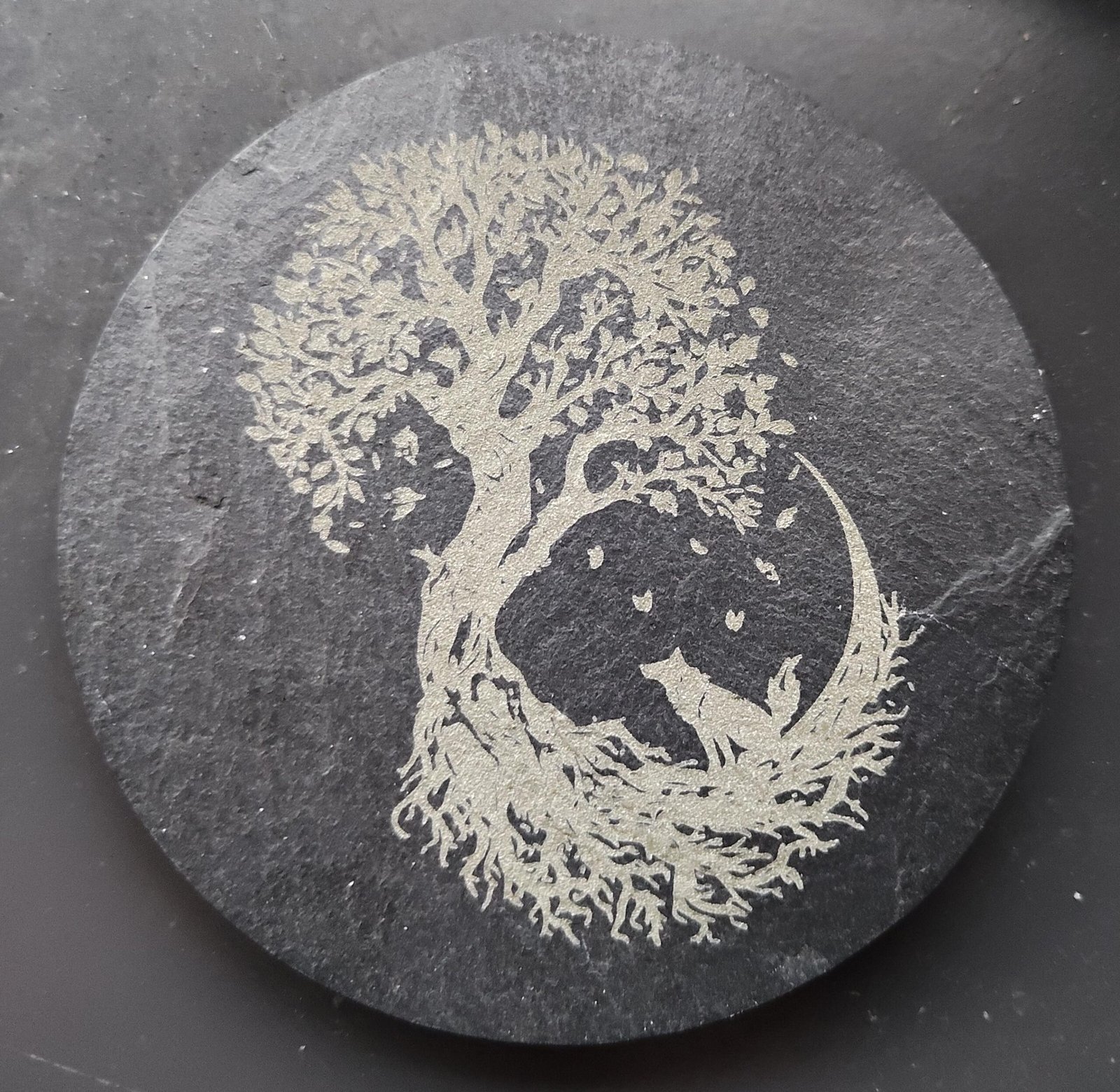 Skiffer bordskåner, livetstræ og ulv